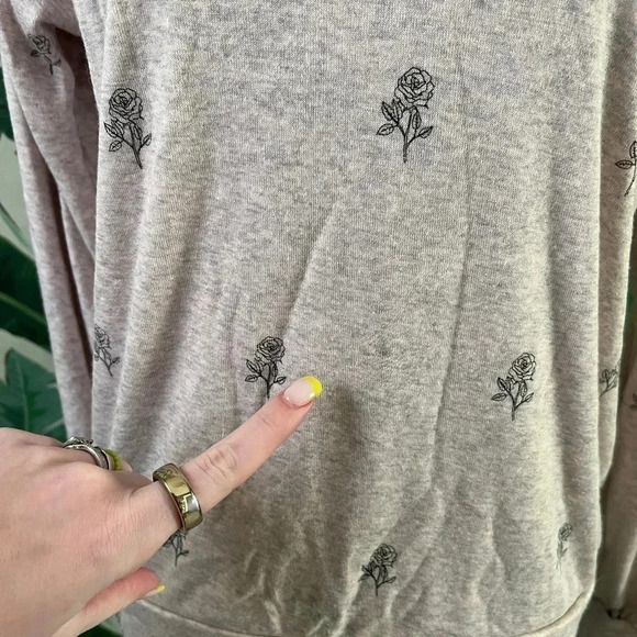 PJ Salvage Pale Pink Rose Print Crewneck Sweatshirt Lounge Top XS NWT - Picture 6 of 6